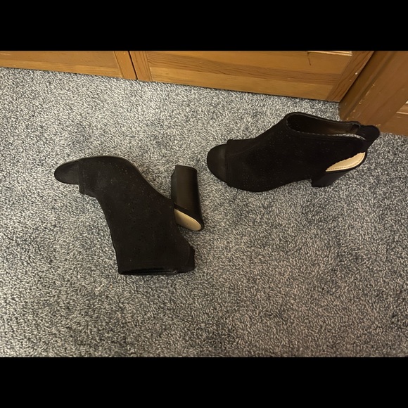 Black peep toe booties - Picture 2 of 4